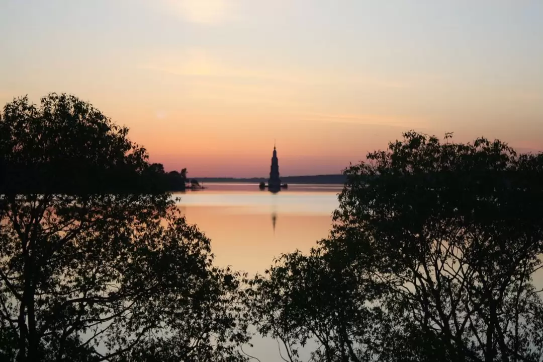 Закат. Колокольня