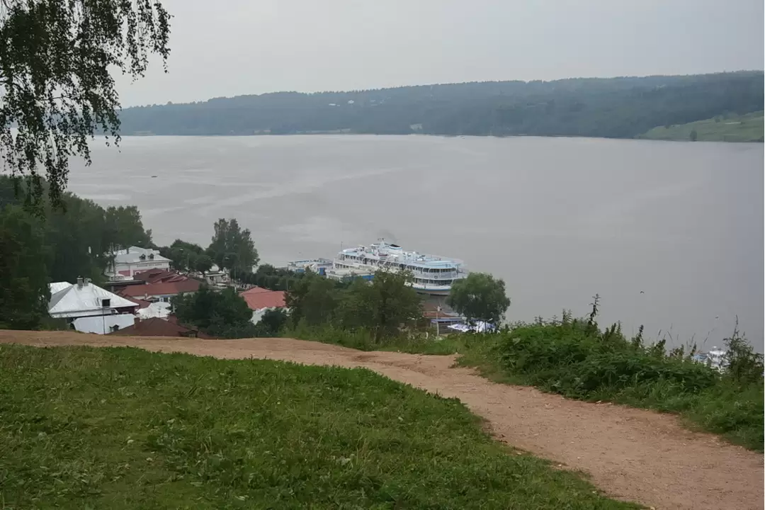 Вид с Соборной горы в Плёсе