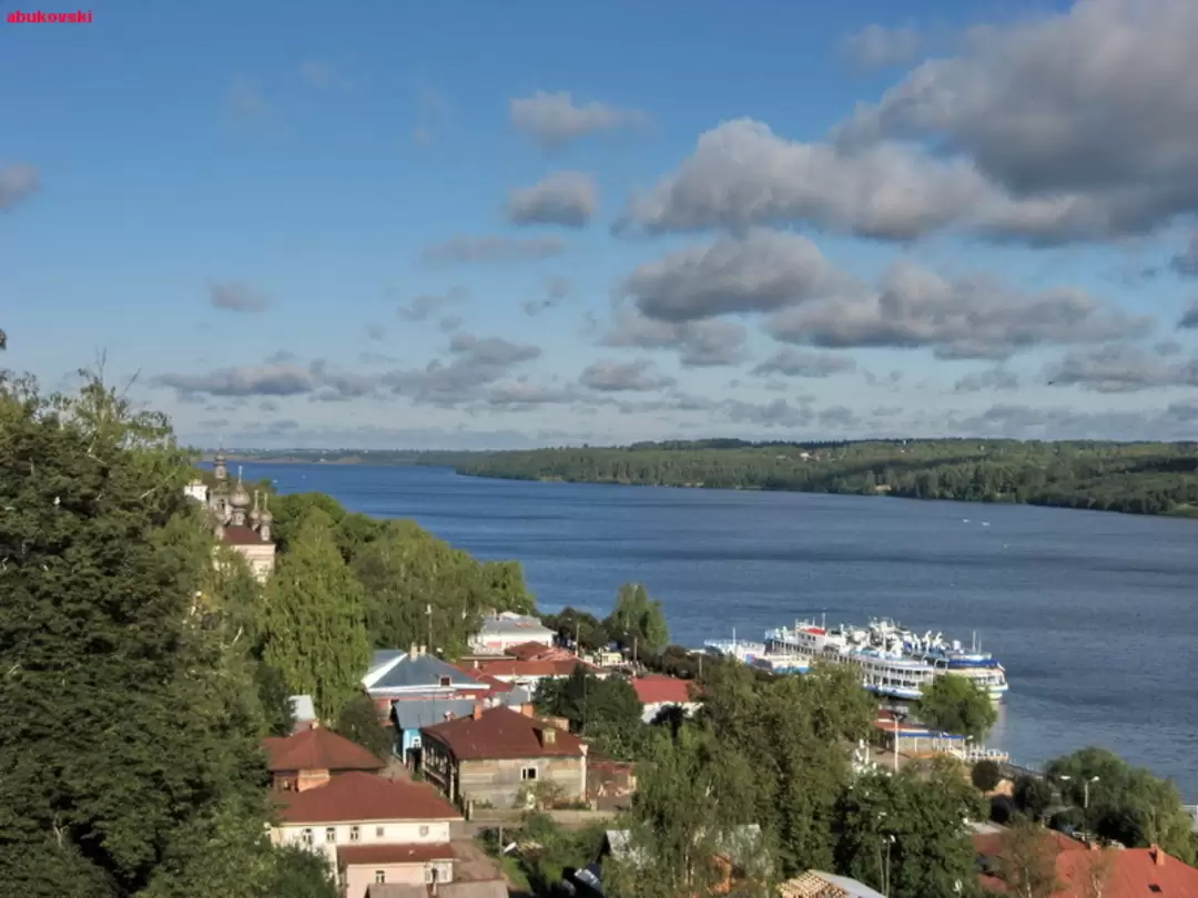 Вид на пристань с Соборной горы