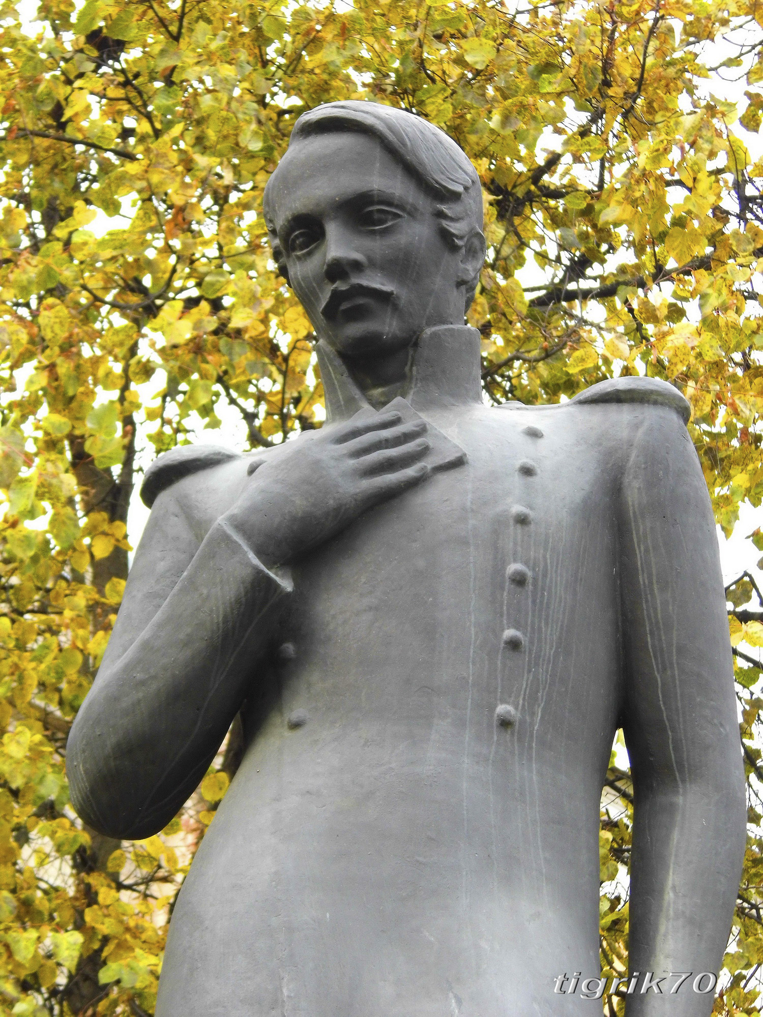 Пенза, бронзовый памятник М.Ю. Лермонтову