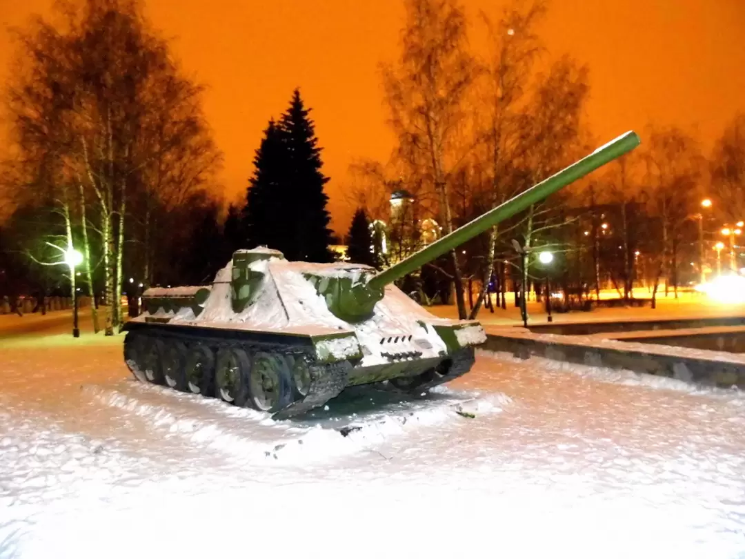 Пенза, в сквере возле площади Победы, СУ-100