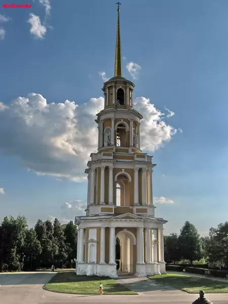 Колокольня Успенского собора в Рязани