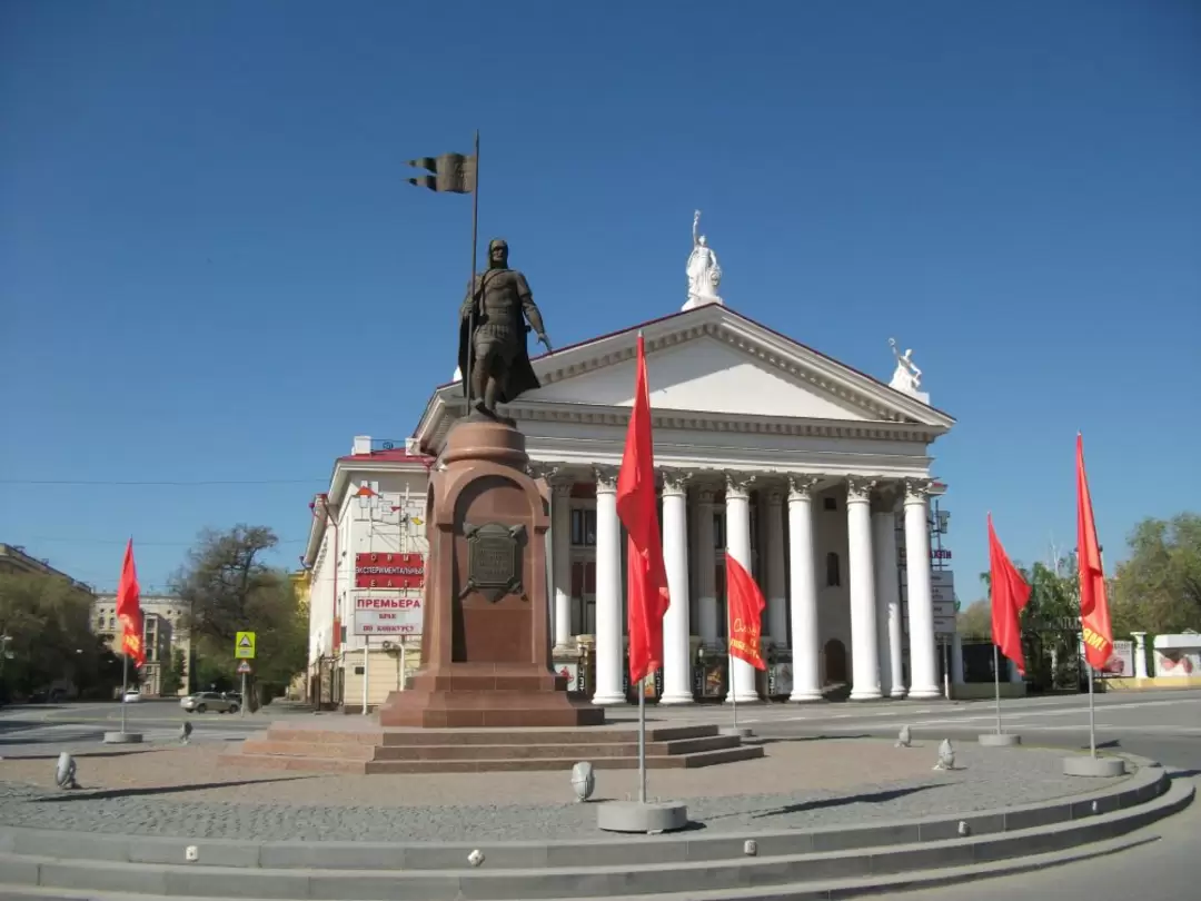 Площадь Павших Борцов