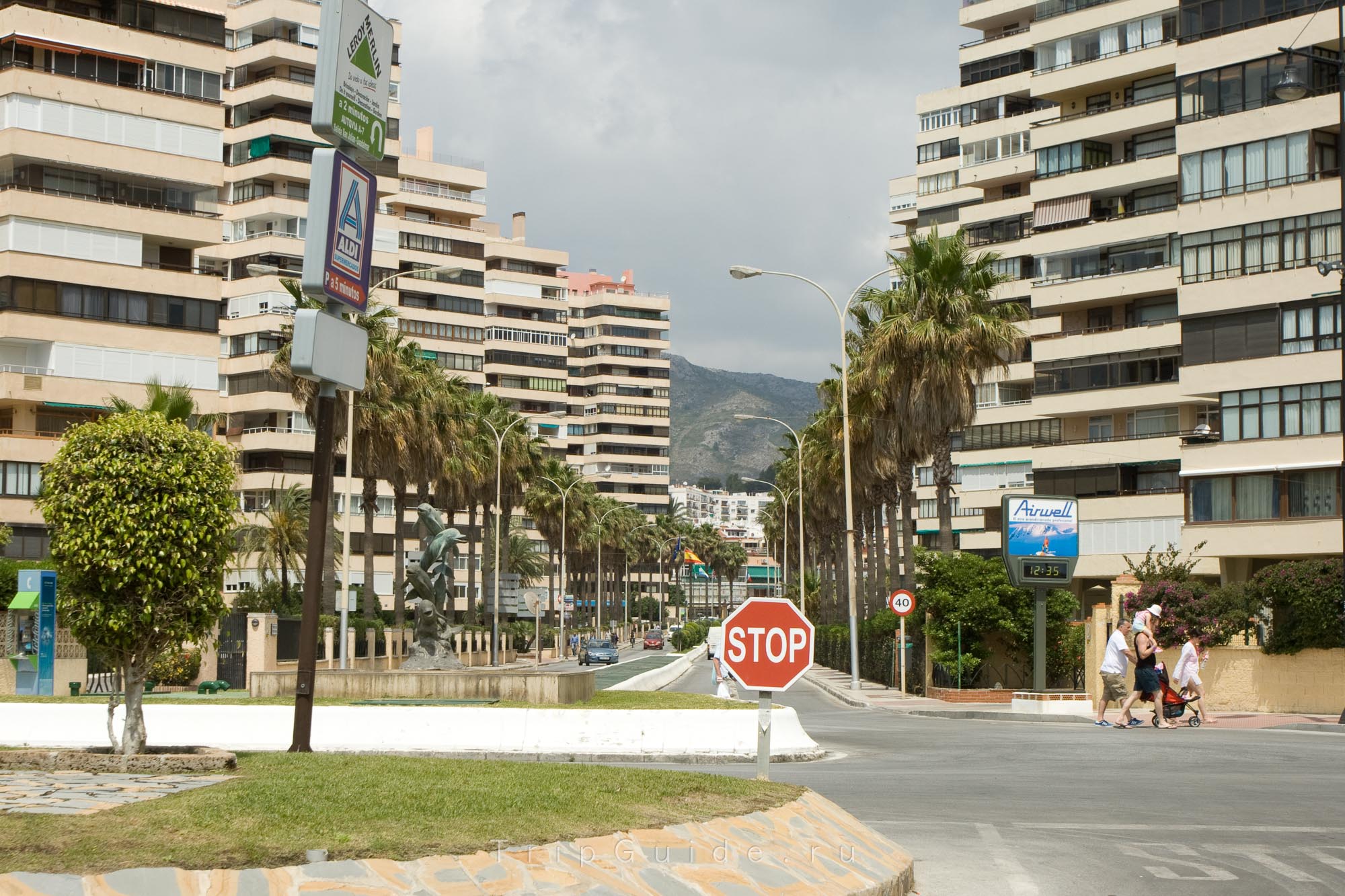 Torres de Playamar — район который является символом туристического бума 70-х годов в Испании