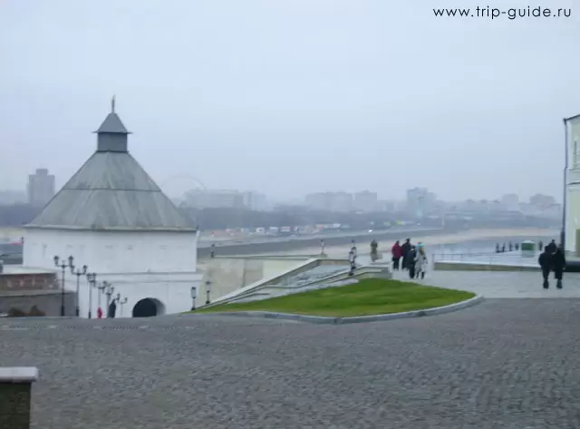 Казанский кремль, Ленинская дамба