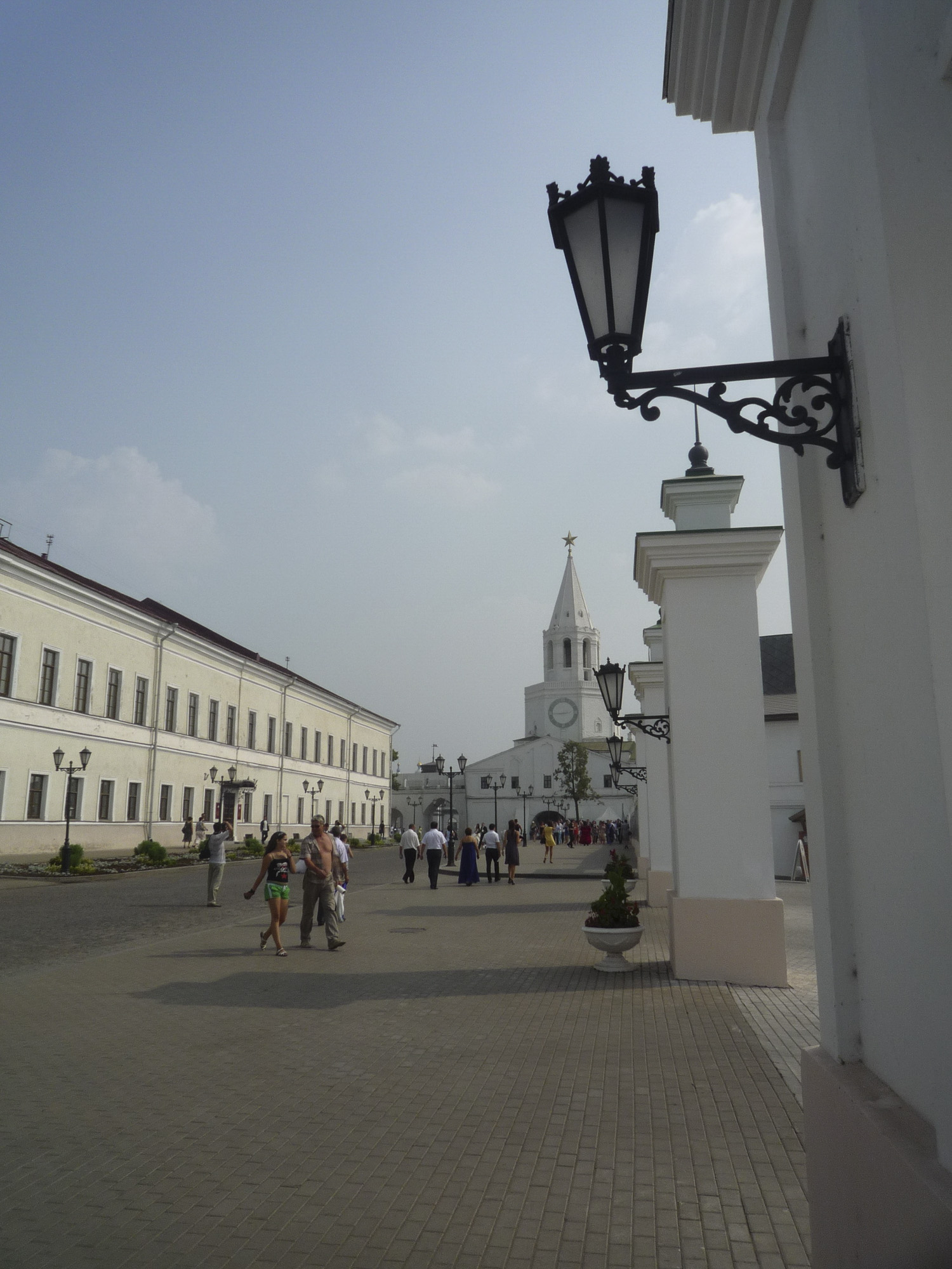 Светильник и центральная улица