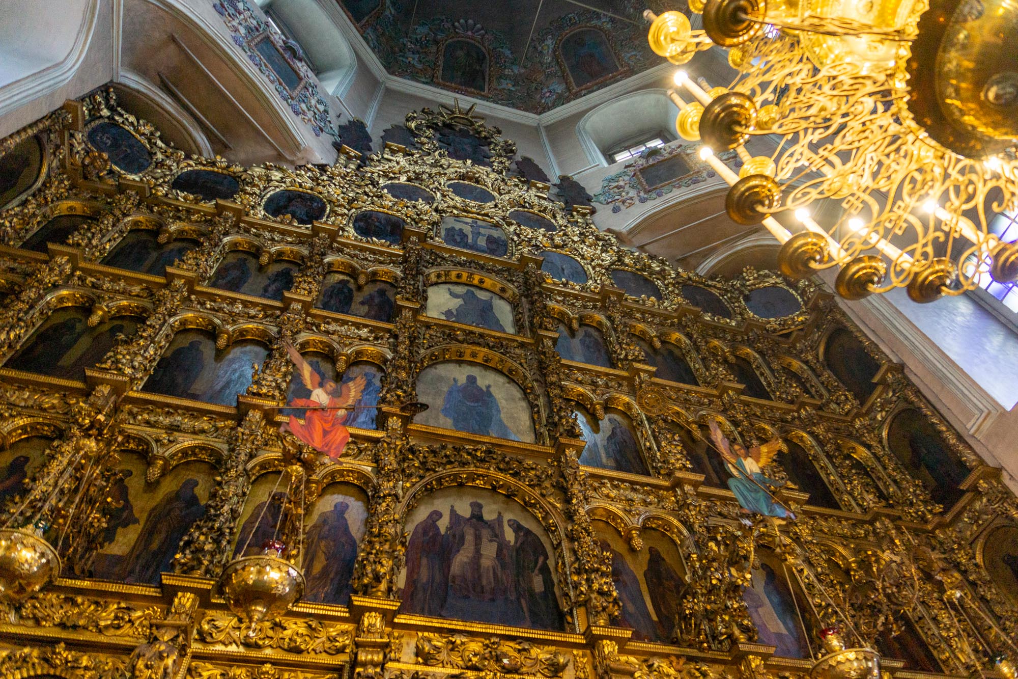 7-ярусный иконостас в Петропавловском соборе в Казани