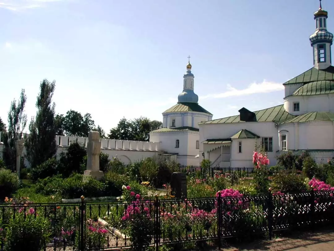 Цветники в Раифском монастыре