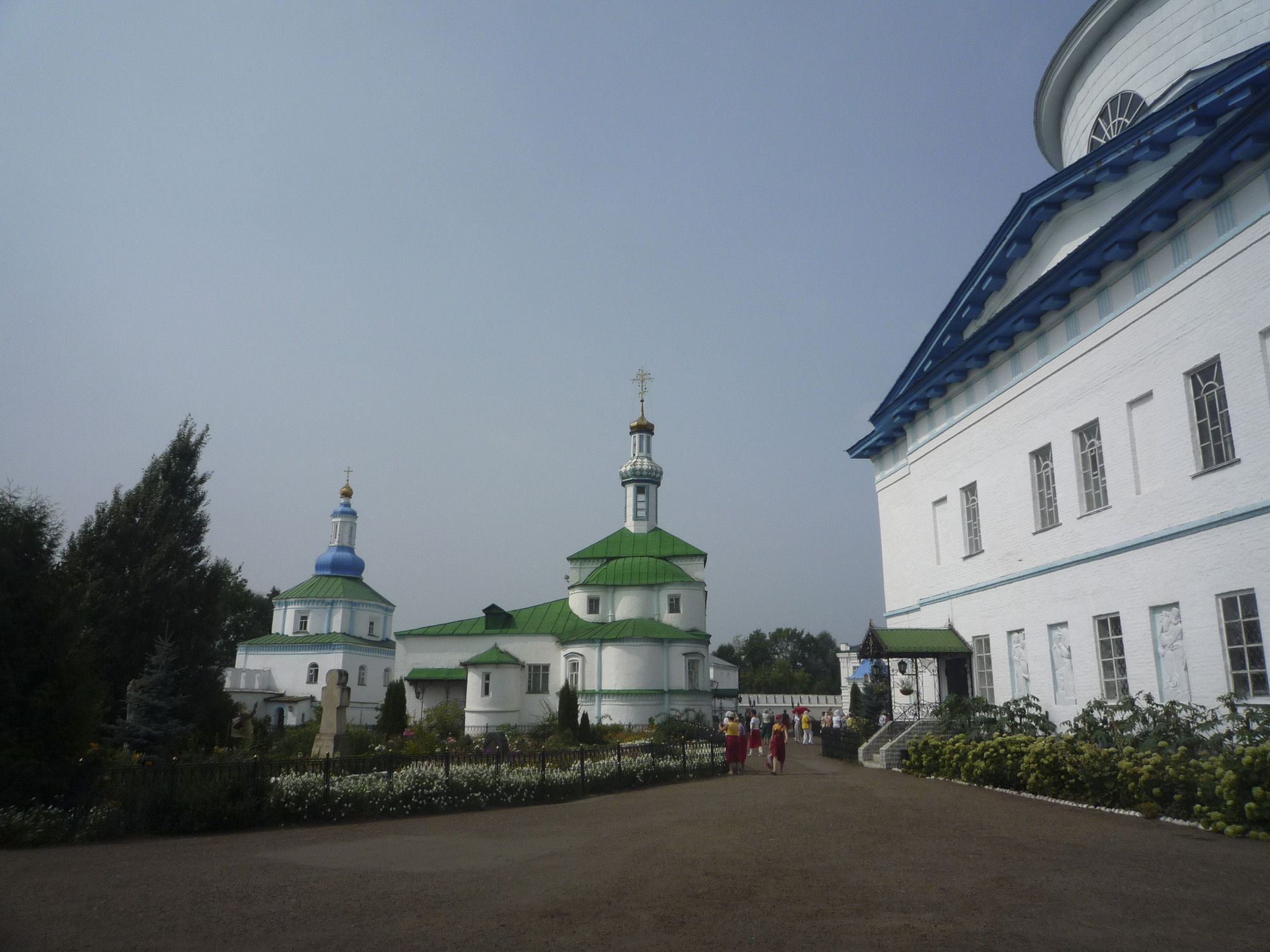 Двор