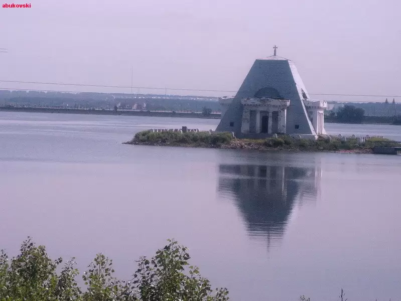 Памятник русским воинам, павшим при взятии Казани