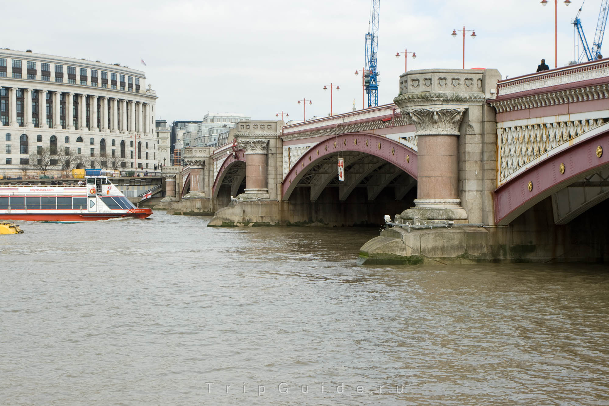 Мост Блэкфрайарс (Blackfriars Bridge) — мост Черных монахов