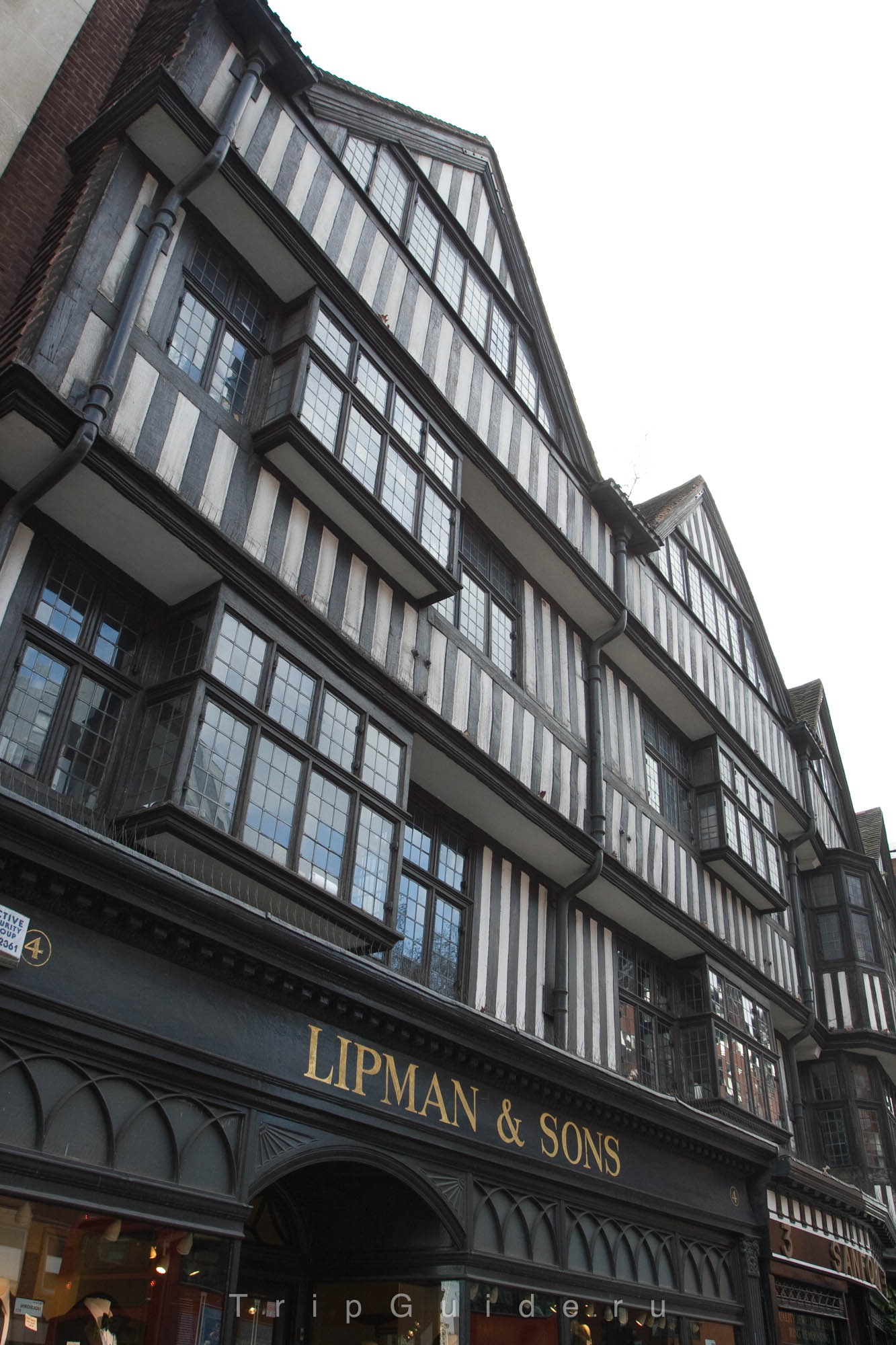 Стейпл Инн (Staple Inn) — буквально: гостиница Скоба)