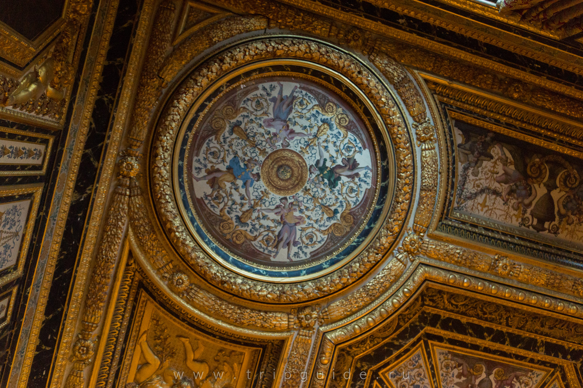 Потолок спальни Анны Австрийской, роспись Шарля Эррара 1662-1664 в Фонтенбло