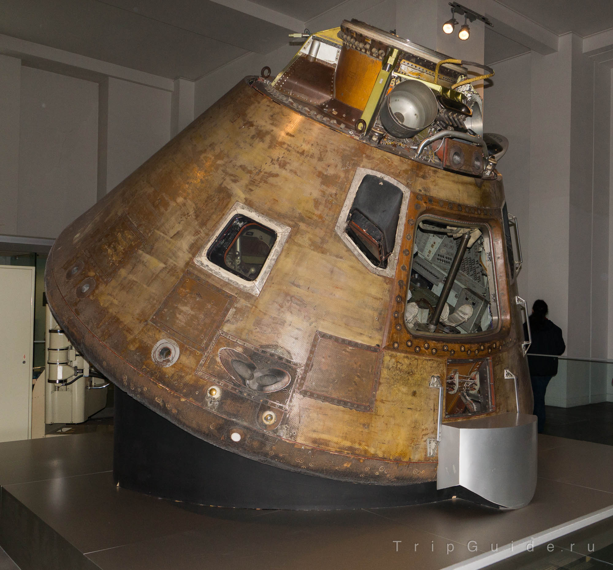 Командный модуль Аполло 10 в которой в 1969 году астронавты Том Стаффорд, Джон Янг и Юджин Сернан облетели луну