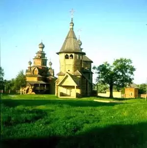 Воскресенская церковь в музее деревянного зодчества
