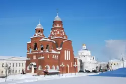 Бывшая церковь Святой Троицы, ныне Музей хрусталя во Владимире Бывшая церковь Святой Троицы, ныне Музей хрусталя во Владимире