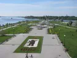 Стрелка в Ярославле – место слияния Которосли и Волги Стрелка в Ярославле – место слияния Которосли и Волги