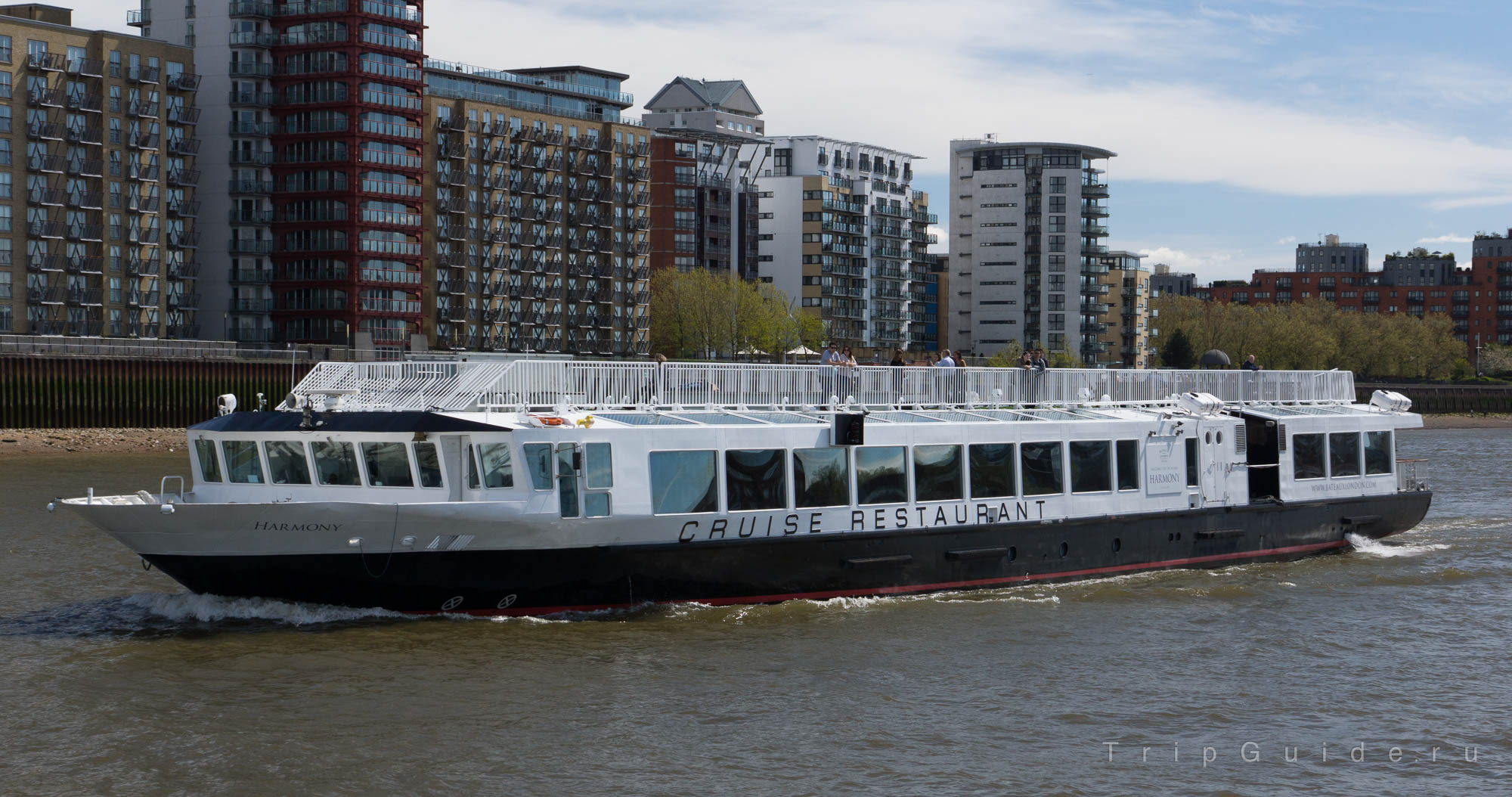 Теплоход-ресторан «Harmony» компании «Bateaux London»
