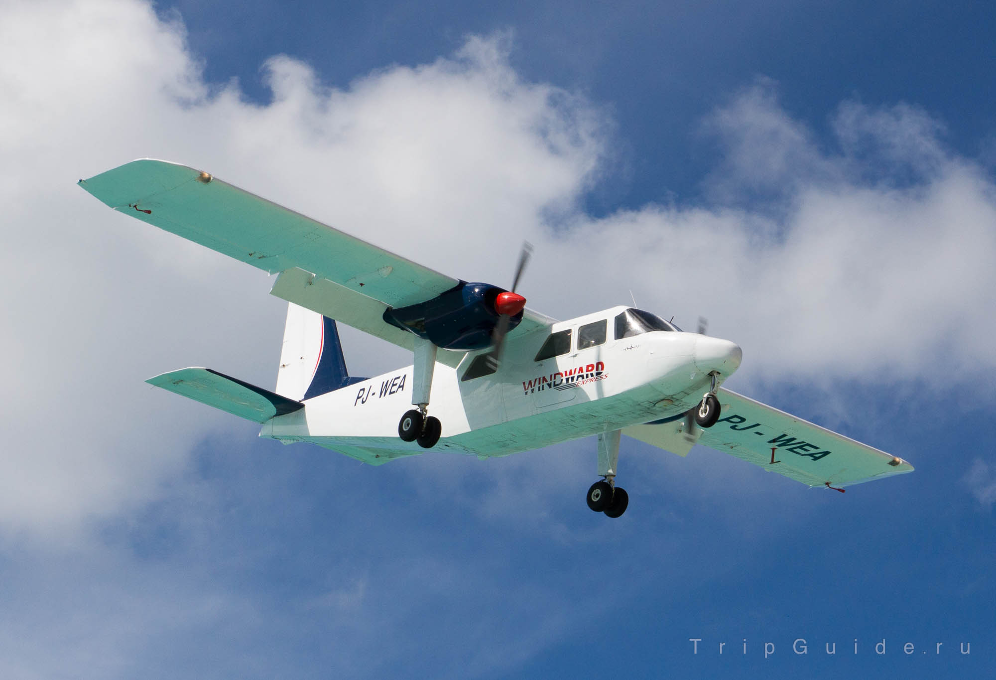 Самолет Britten-Norman BN-2A-26 Islander авиакомпании Windward, бортовой номер PJ-WEA