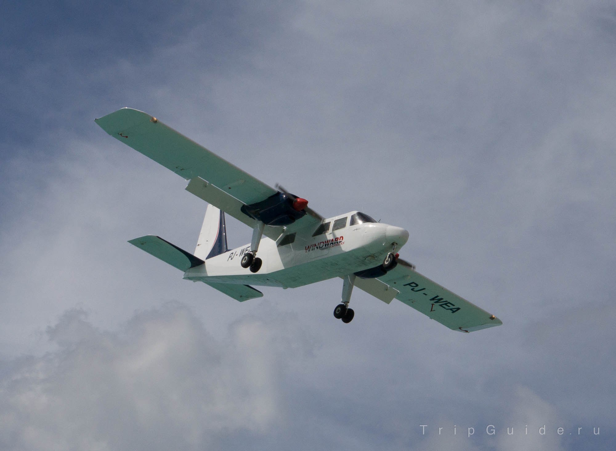 Самолет Britten-Norman BN-2A-26 Islander авиакомпании Windward, бортовой номер PJ-WEA