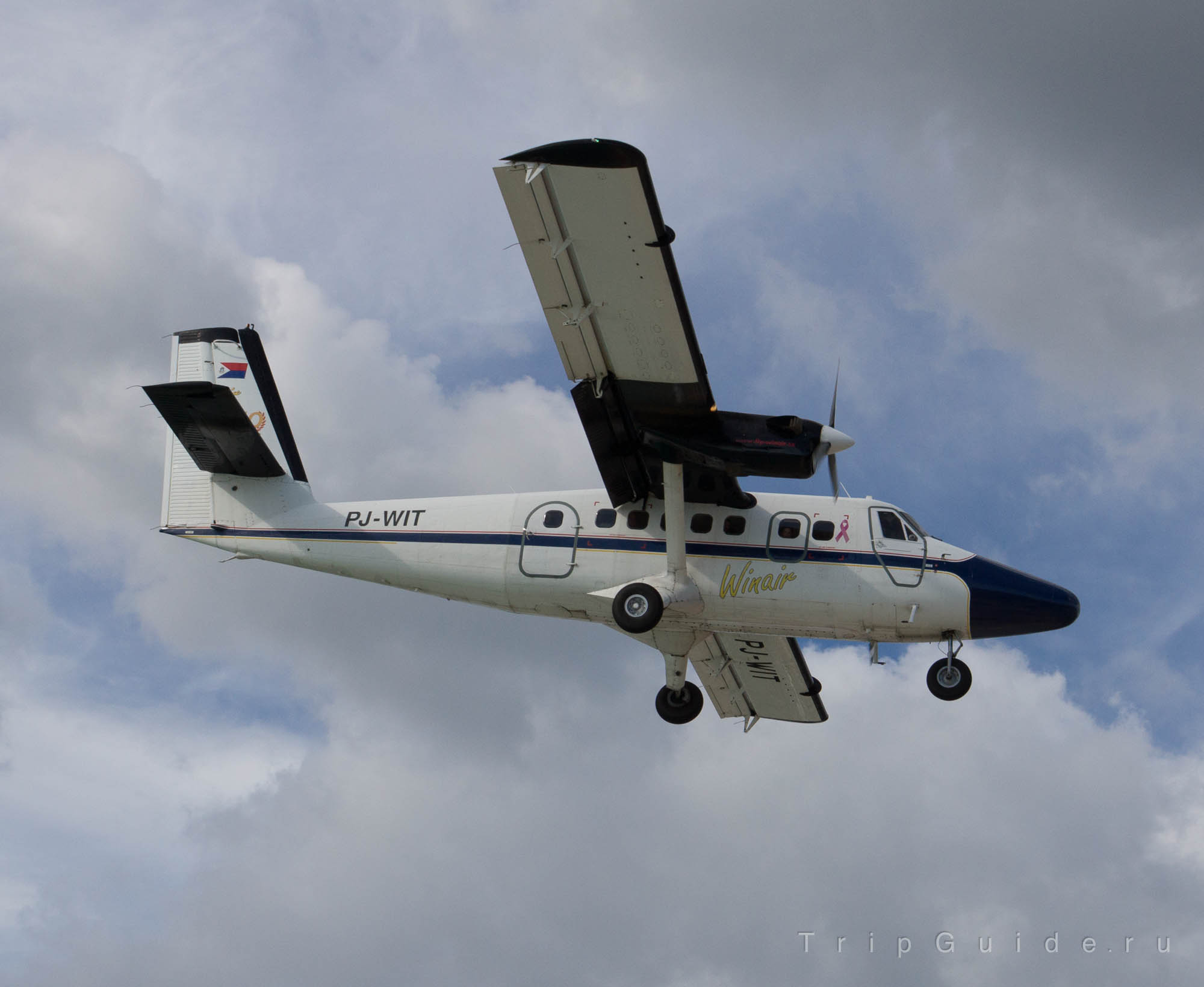 Самолет De Havilland Canada DHC-6-300 Twin Otter авиакомпании WinAir, бортовой номер PJ-WIT