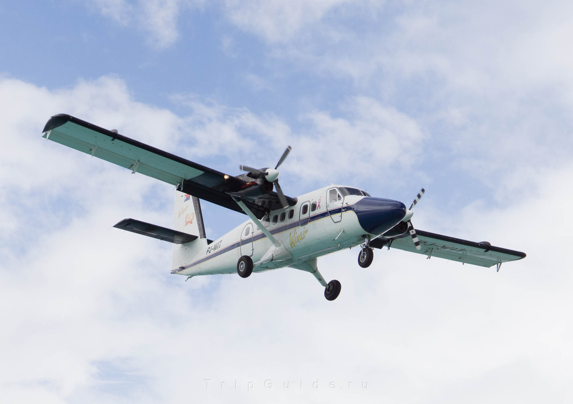 Самолет Де-Хэвиленд Канада DHC-6 Твин Оттер авиакомпании WinAir, бортовой номер PJ-WIT