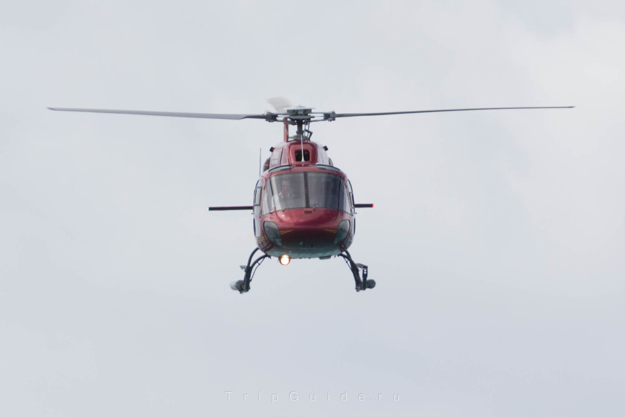 Вертолет Eurocopter AS350 Ecureuil (белка) c бортовым номером F-HCLO