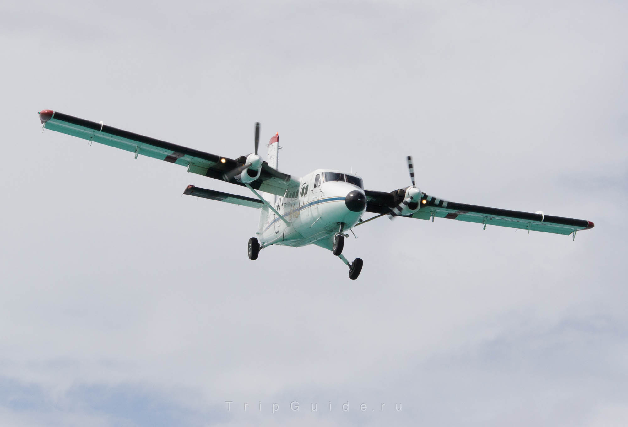 Самолет De Havilland Canada DHC-6-300 Twin Otter авиакомпании WinAir, бортовой номер PJ-WCB