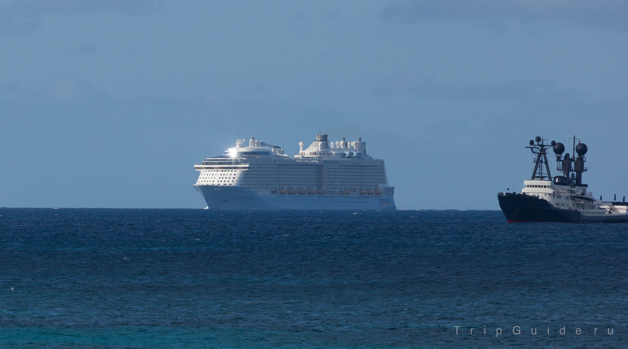 «Anthem of the Seas» Royal Caribbean у берегов Синт-Мартена