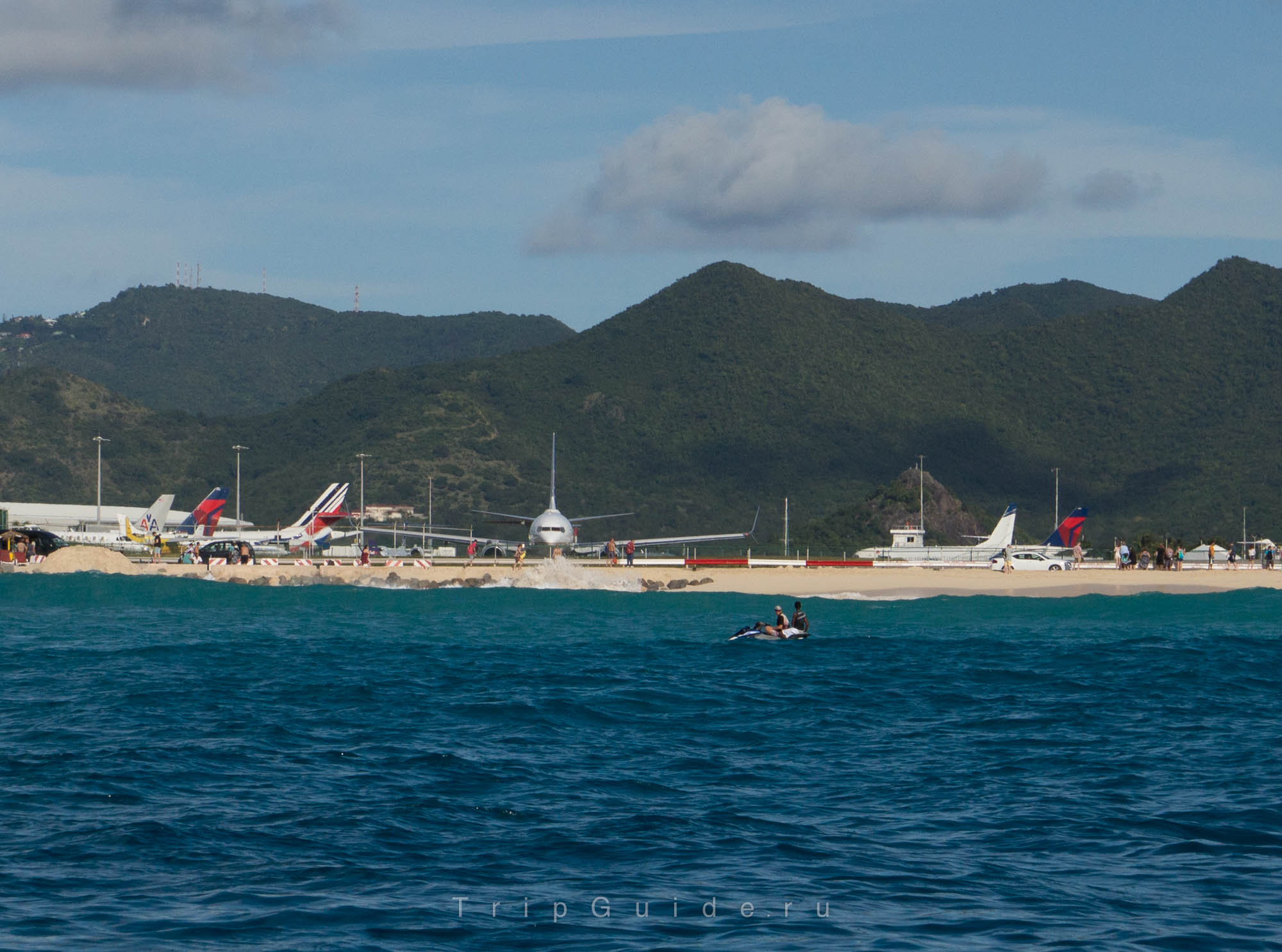 Махо Бич на Синт-Маартене (Maho Beach at St. Maarten)