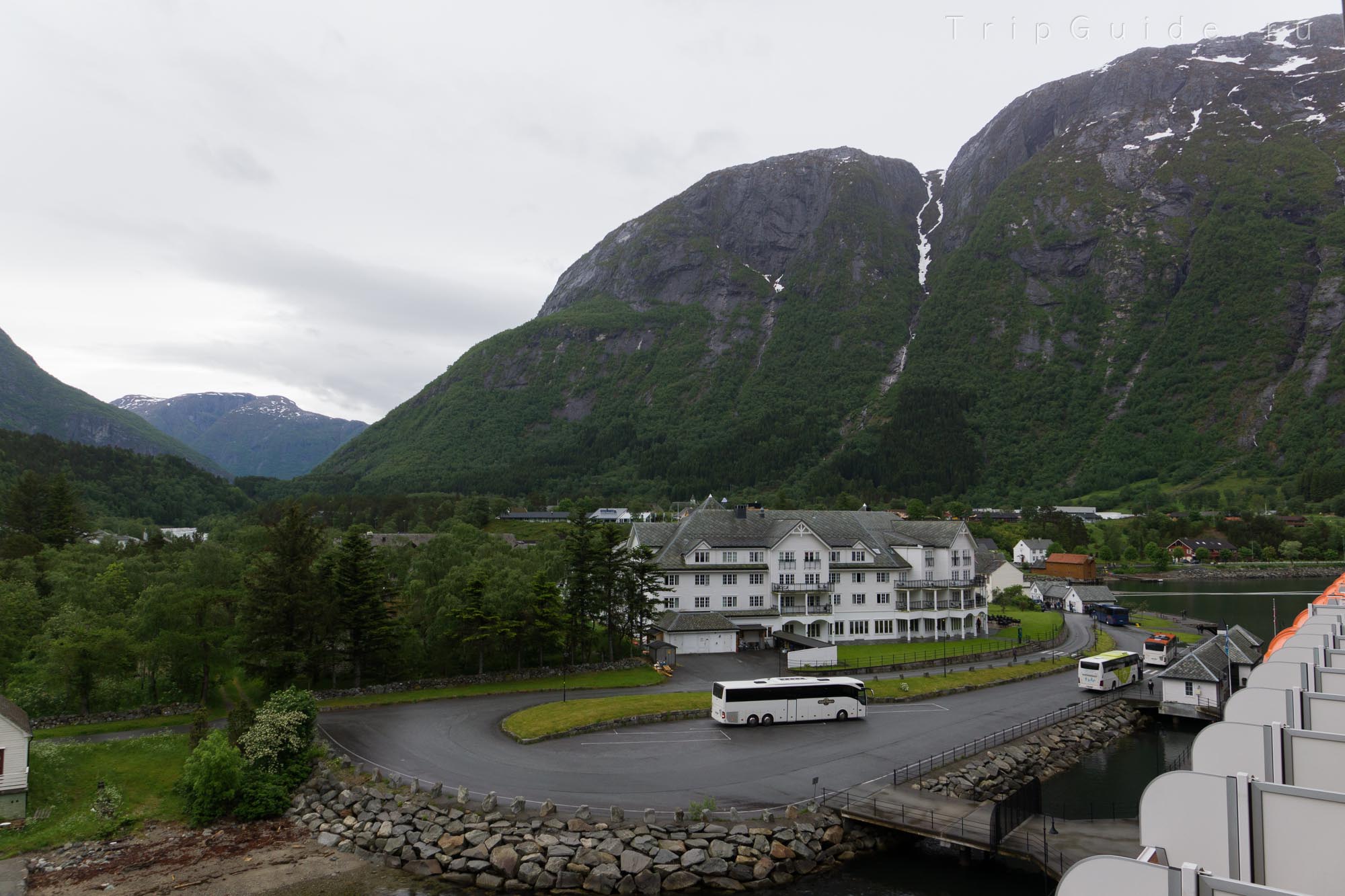 Quality Hotel Vøringfoss в Эйдфьорде стоит прямо напротив круизного терминала