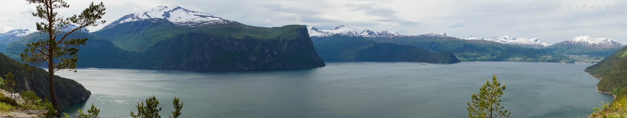 Панорама — Стурфьорд и начало Суннильвсфьорда (Sunnylvsfjord)