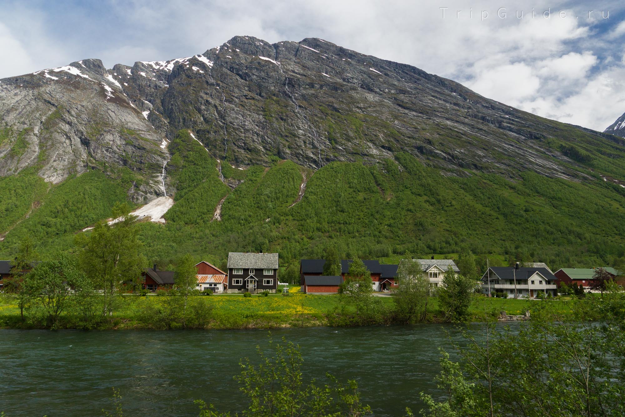Гора Ремс (Remsfjellet, 1567 m)