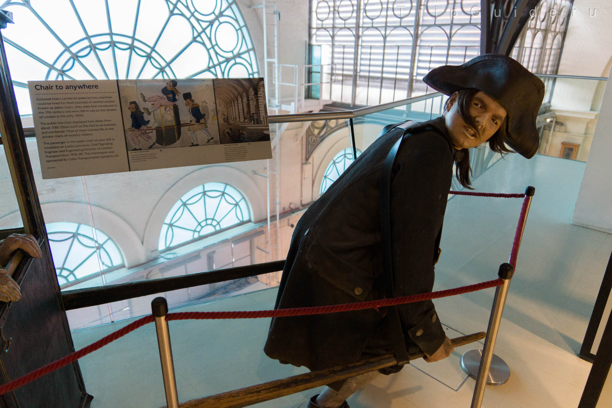Паланкин (sedan chairs) — закрытое кресло помещалось на две жерди, которые несли два человека, использовалось для перемещения на небольшие расстояния в центре Лондона
