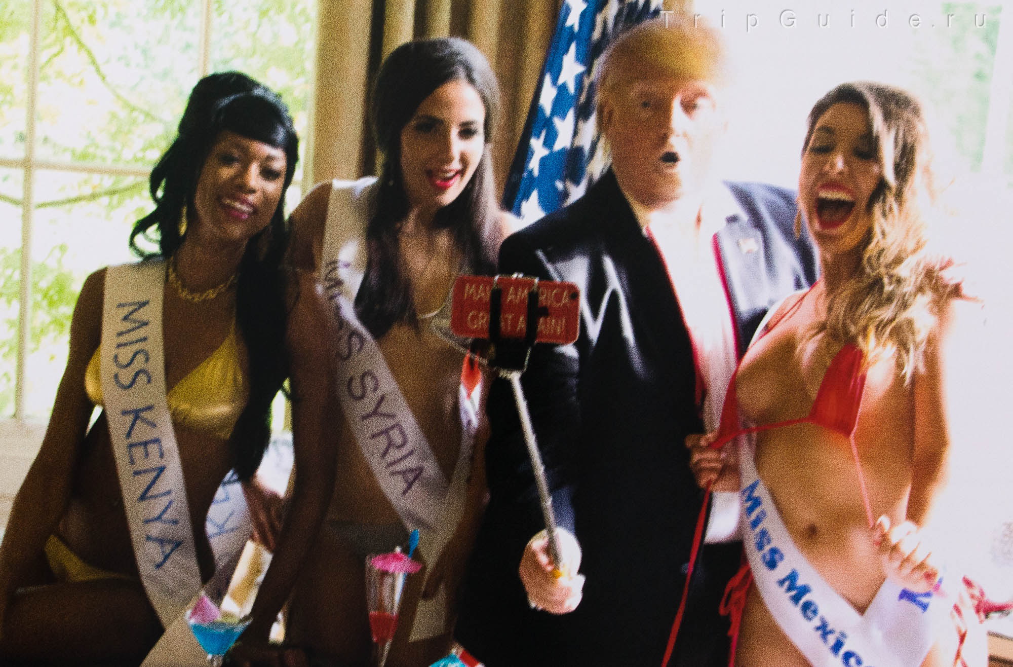 «Селфи Трампа и мисс университета» Алисон Джексон (Alison Jackson), 2016 г. — автор делает постановочные снимки с двойниками знаменитостей