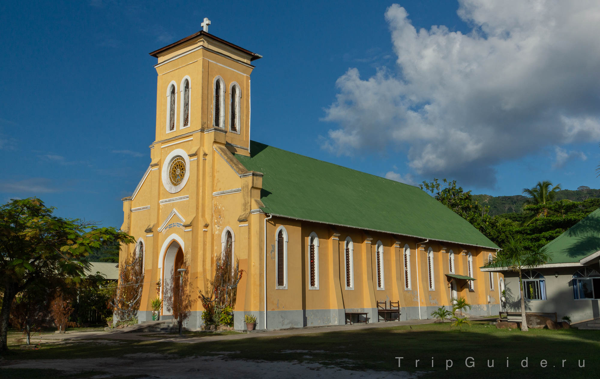 Церковь Успения Пресвятой Богородицы (Notre Dame de L’Assomption Church)