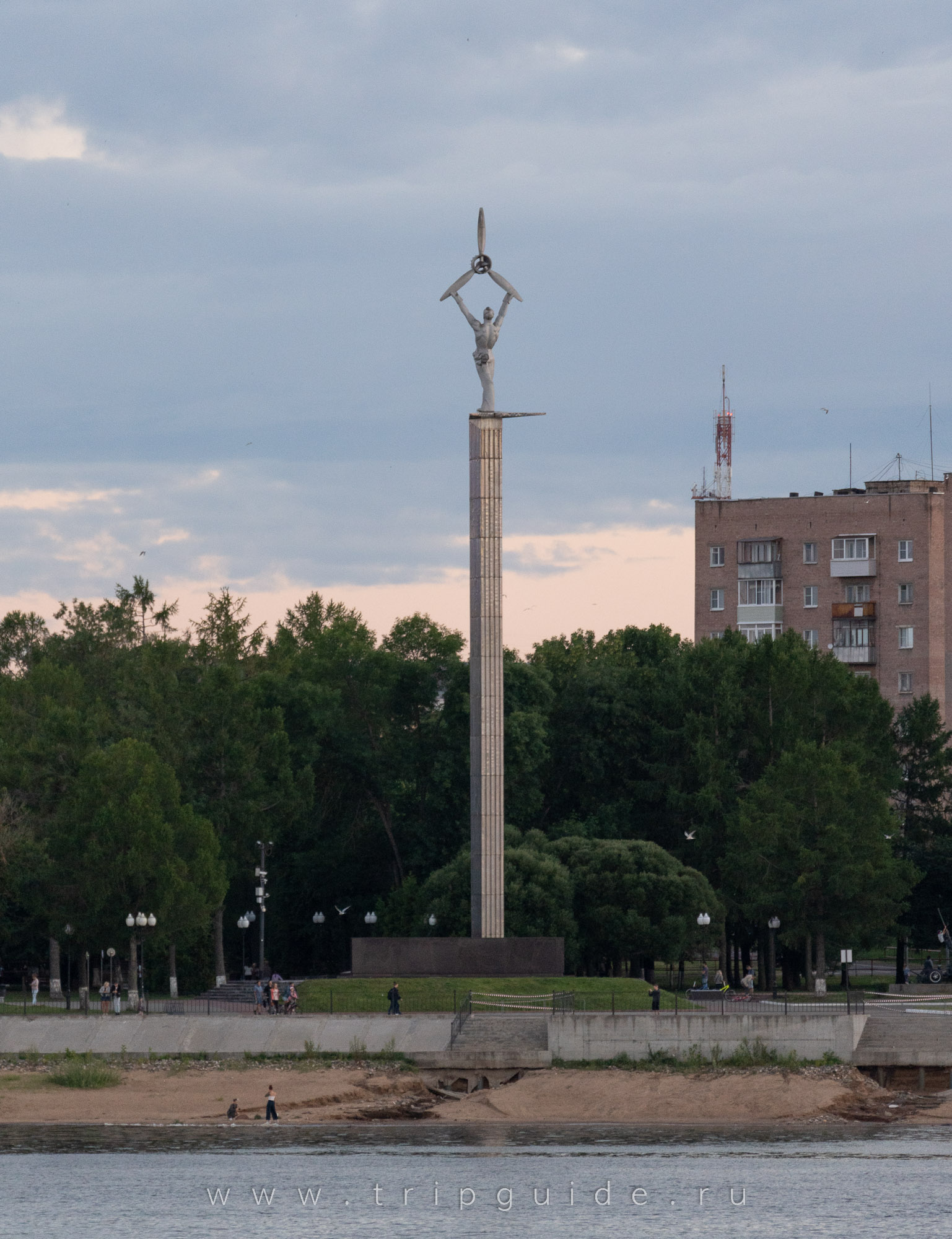 Памятник боевым и трудовым подвигам рыбинцев в 1941–1945 годах