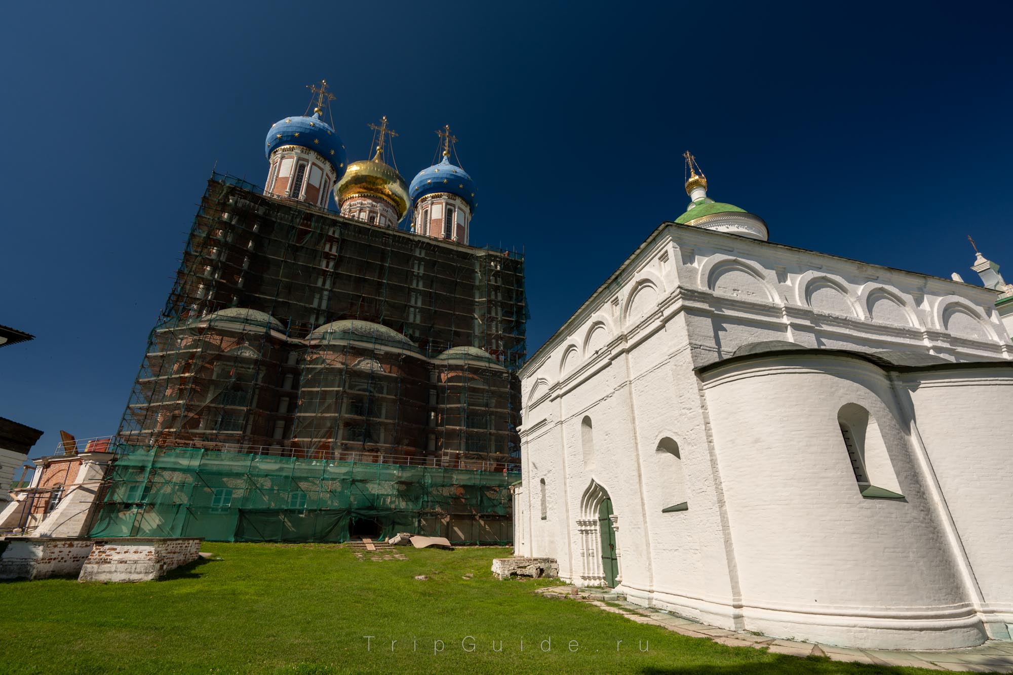 Архангельский и Успенский соборы