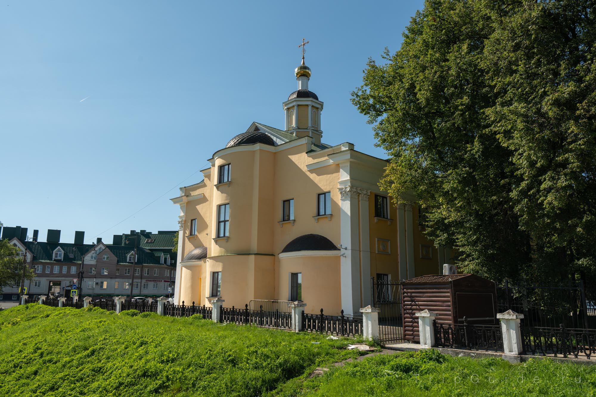 Епархиальное управление и церковь Ильи Пророка