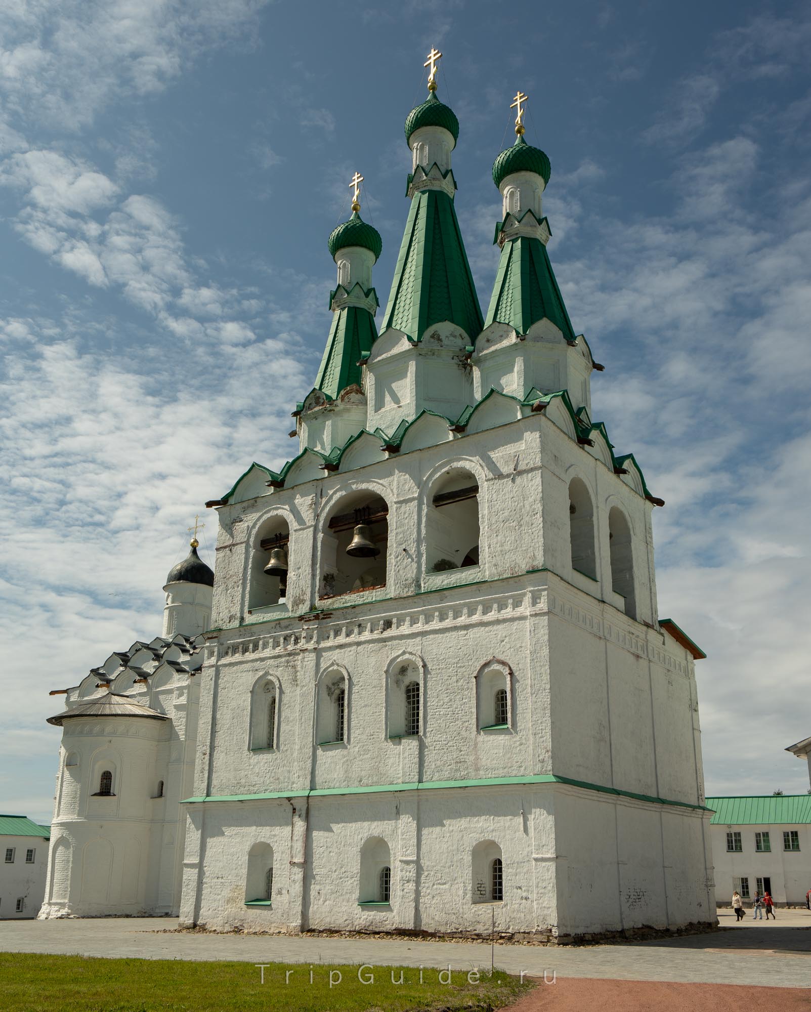 Колокольня в Троицкой части Александро-Свирского монастыря