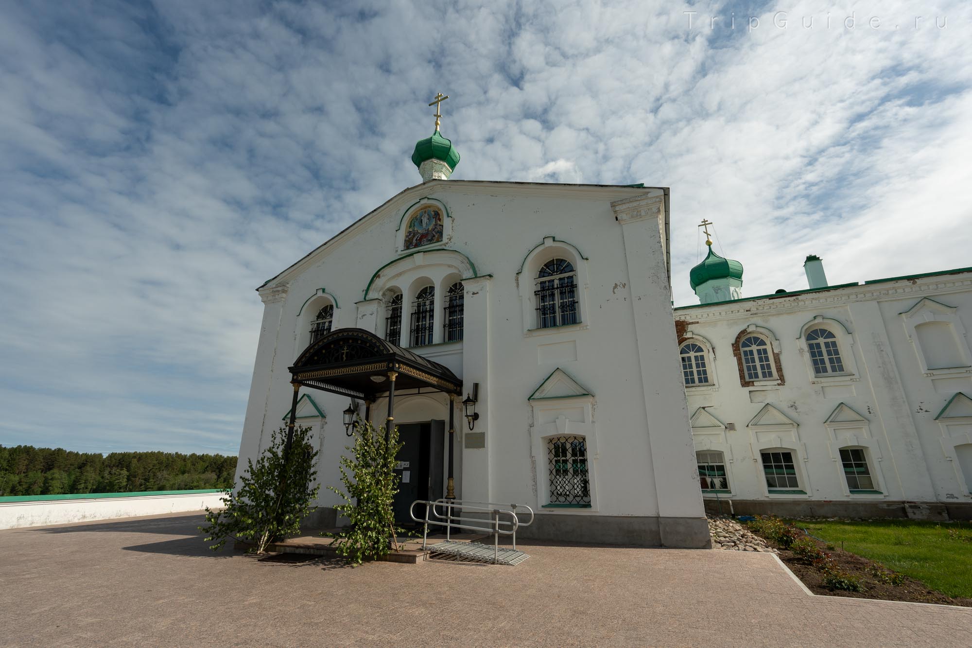 Вход в Преображенский собор, Александро-Свирский монастырь