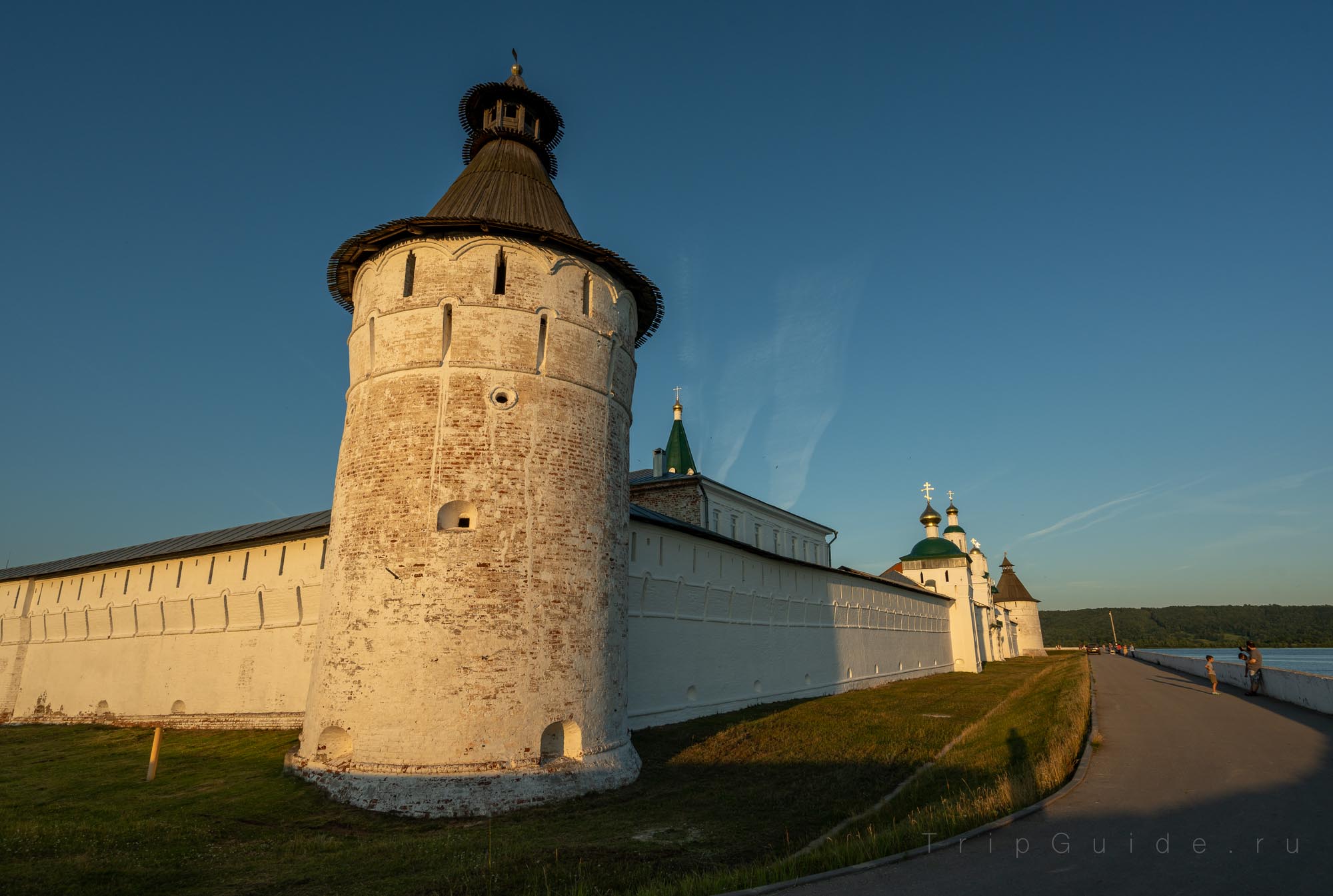 Макариев монастырь на Волге