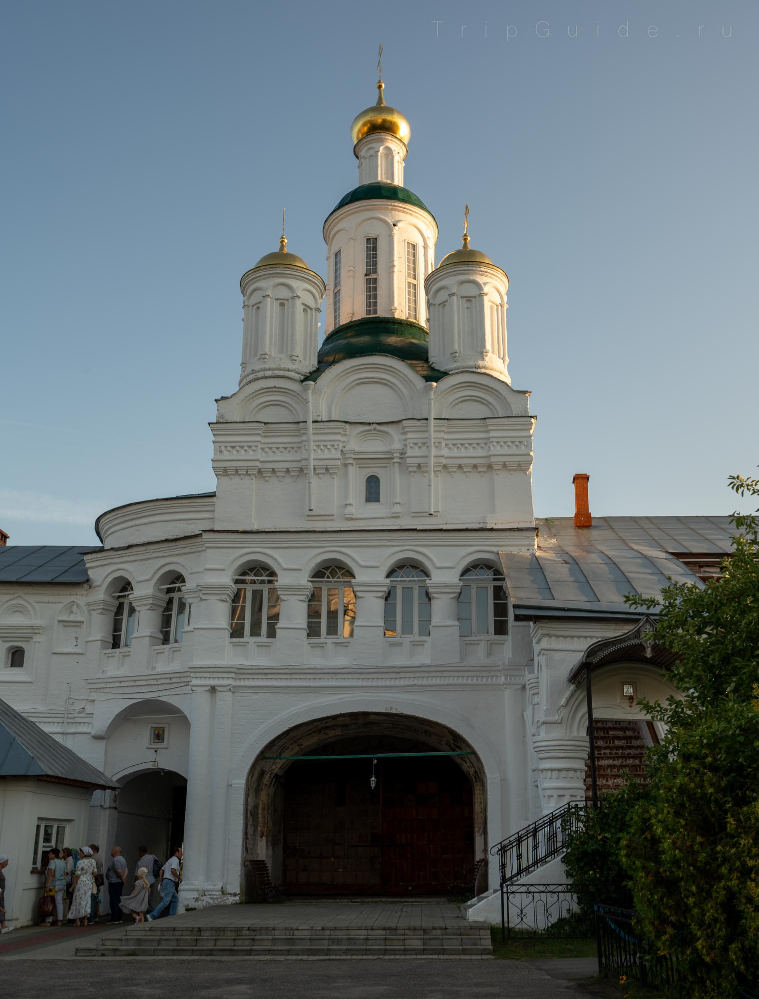 Надвратная церковь Архангела Михаила, Макарьевский монастырь