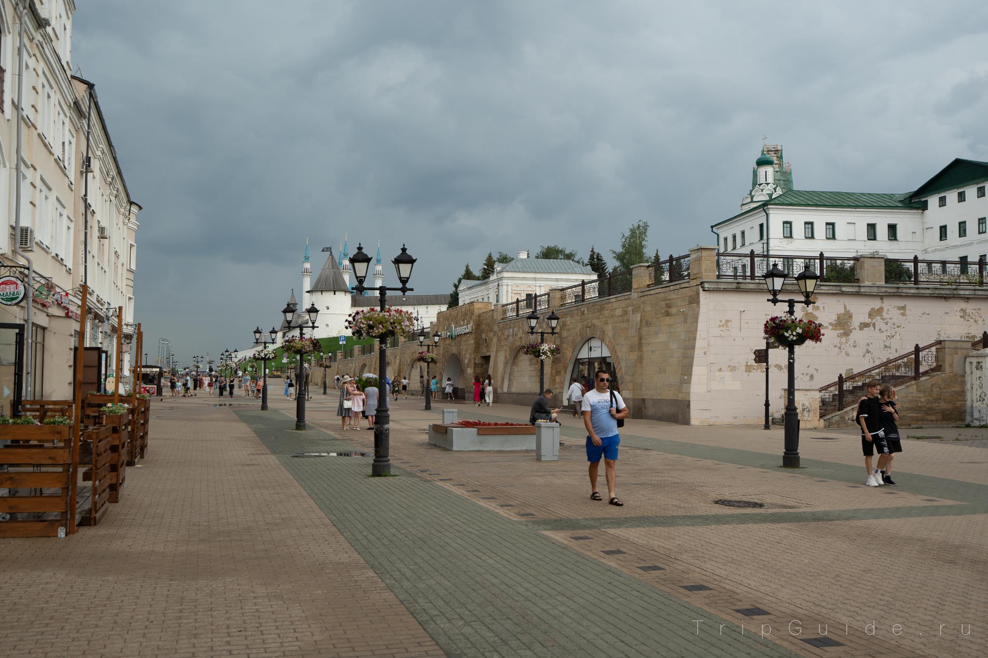 Улица Баумана недалеко от кремля