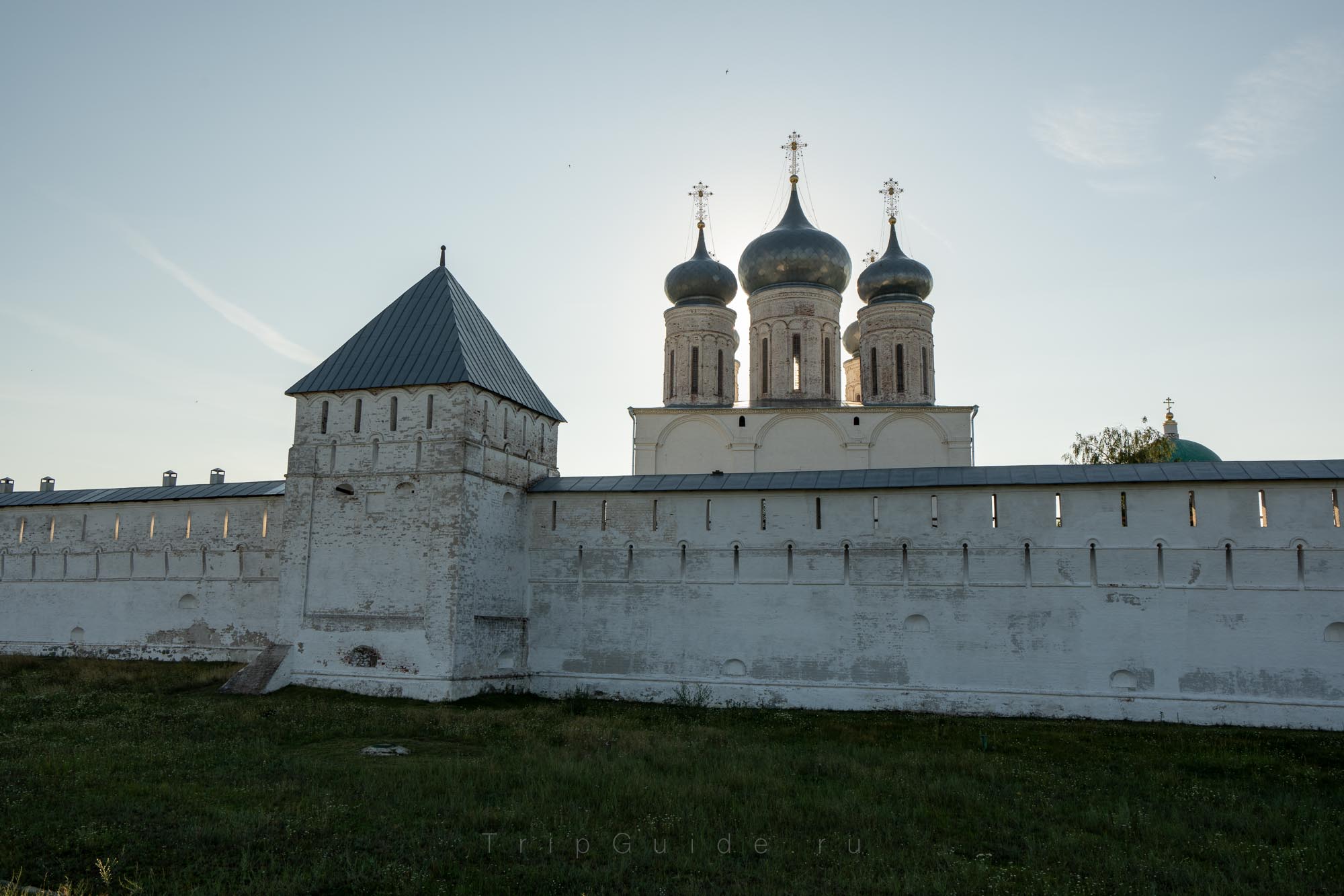 Восточная башня Макарьевского монастыря