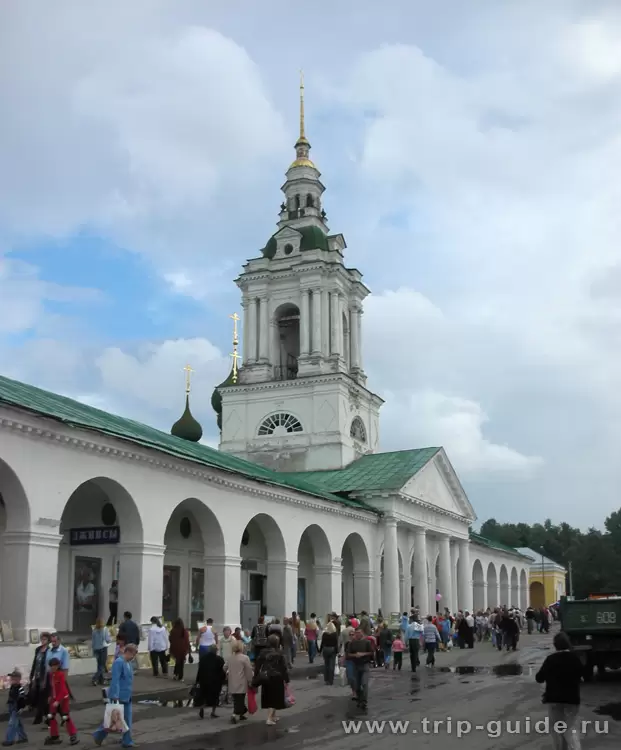 Кострома. Красные ряды и церковь Спаса-в-Рядах