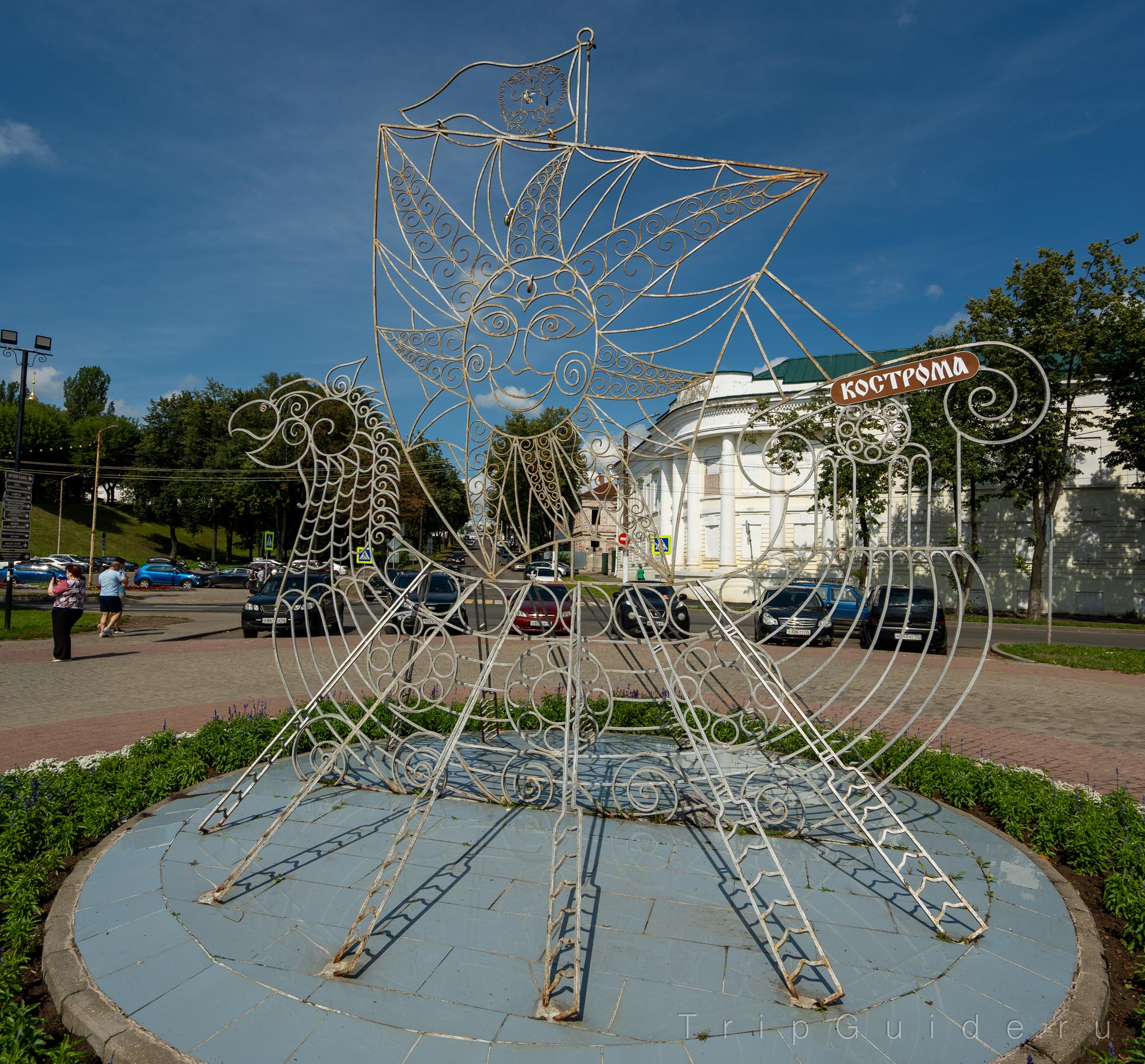 Герб Костромы (арт объект) в Костроме