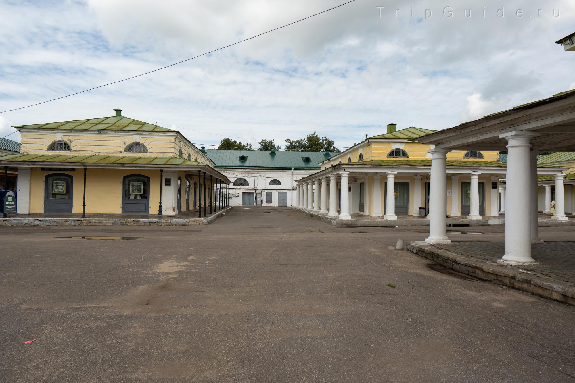 Гостиный двор в Костроме