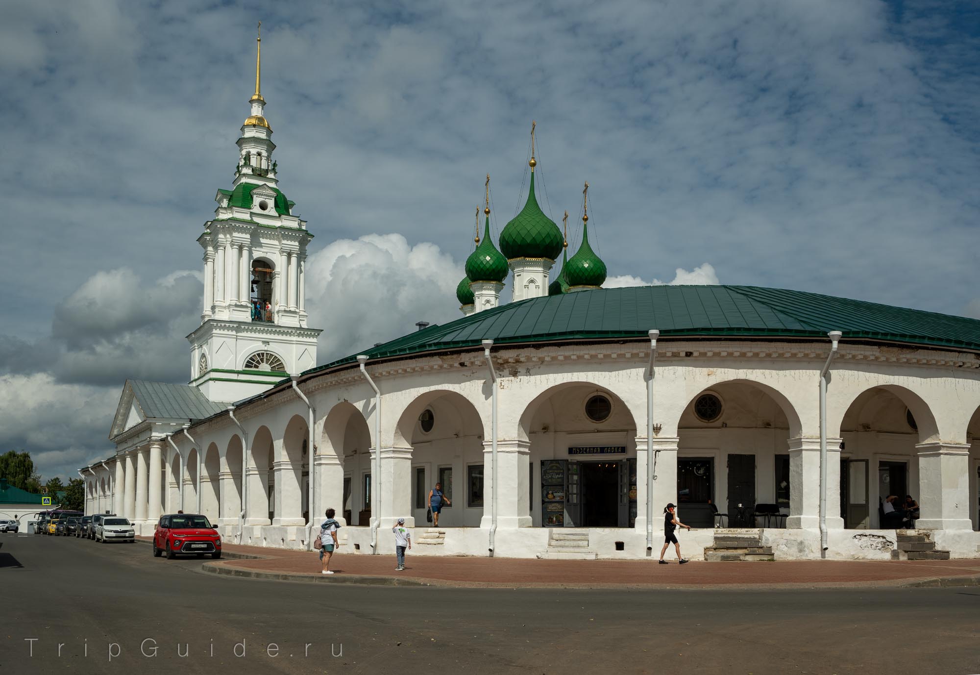 Красные ряды и церковь Спаса в рядах