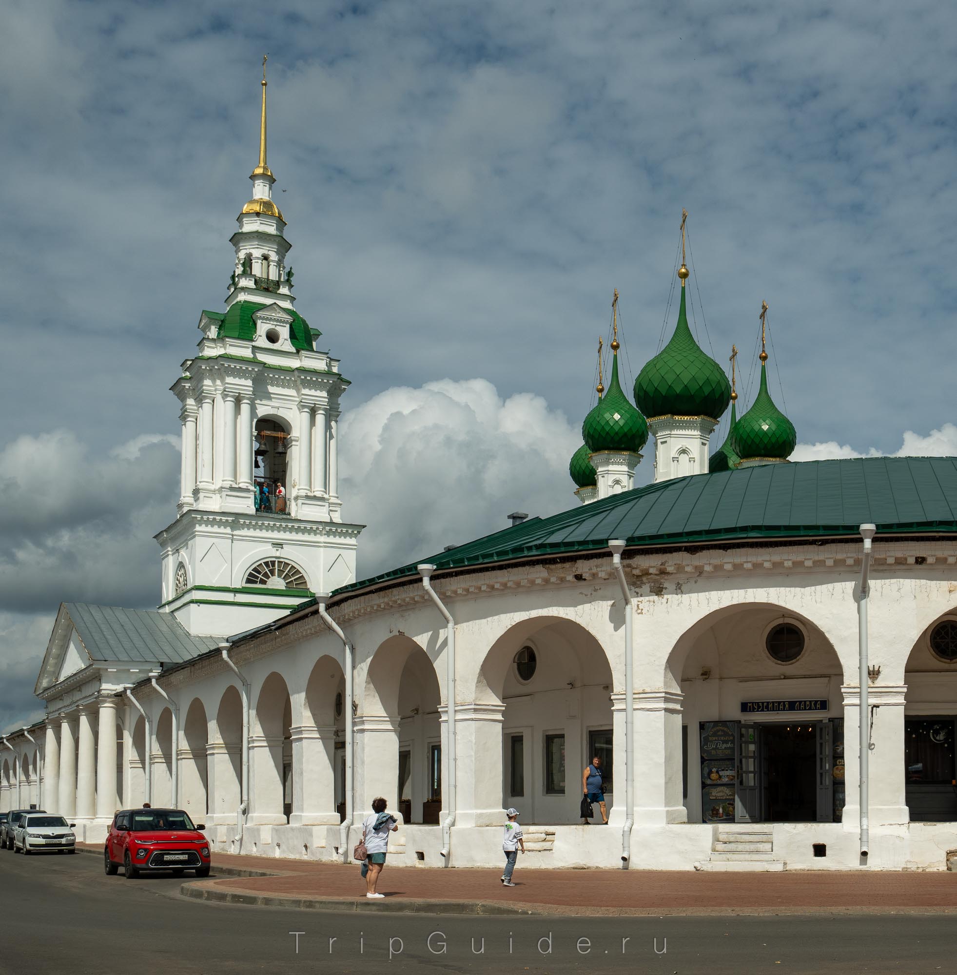Красные ряды и церковь Спаса в рядах, Кострома